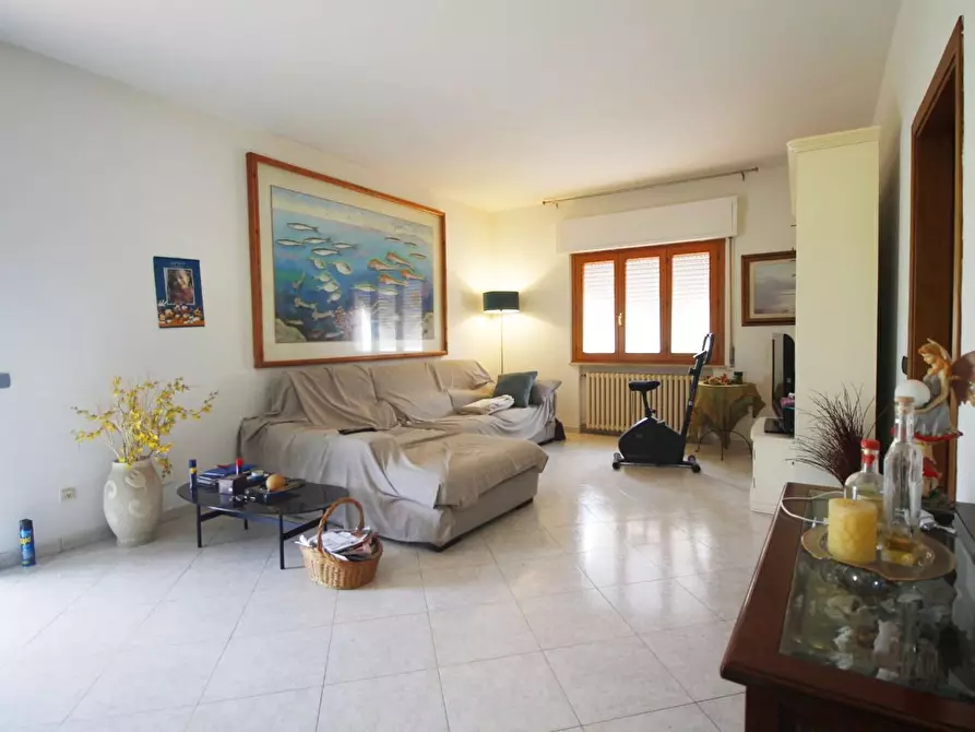 Immagine 4 di Casa colonica in vendita  a Empoli