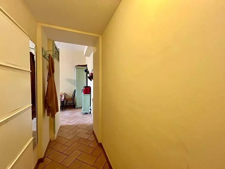 Immagine 12 di Appartamento in vendita  a Siena