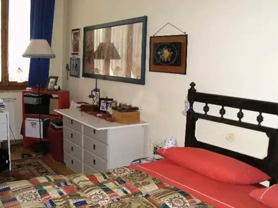 Immagine 8 di Appartamento in vendita  a Siena