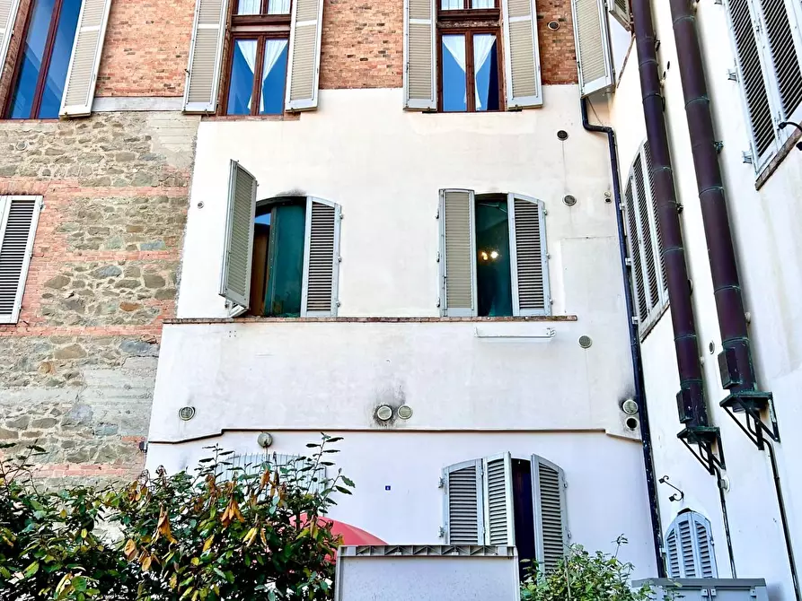 Immagine 16 di Appartamento in vendita  a Siena