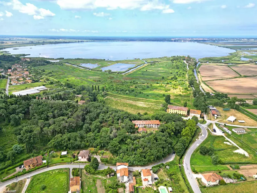 Immagine 37 di Villa in vendita  a Massarosa