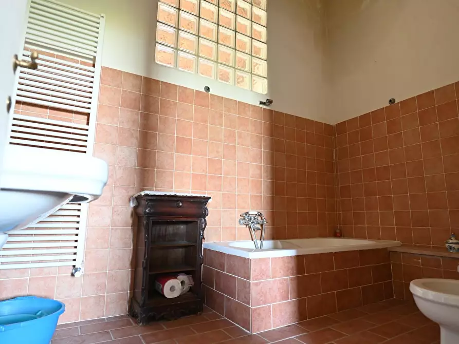 Immagine 18 di Villa in vendita  a Massarosa