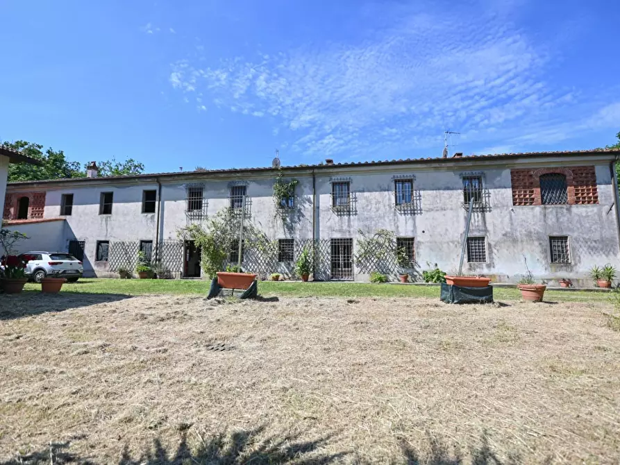 Immagine 11 di Villa in vendita  a Massarosa