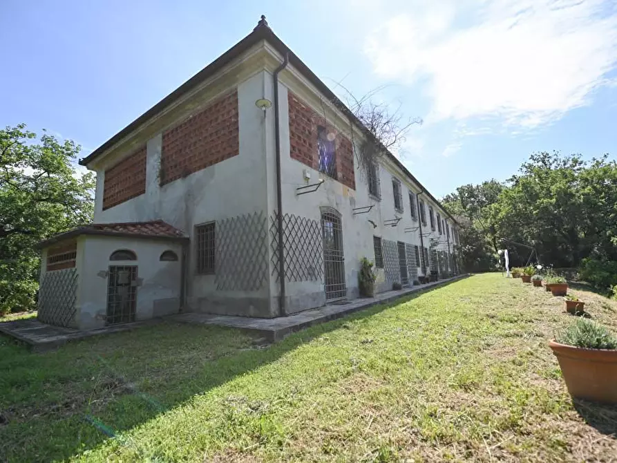 Immagine 34 di Villa in vendita  a Massarosa