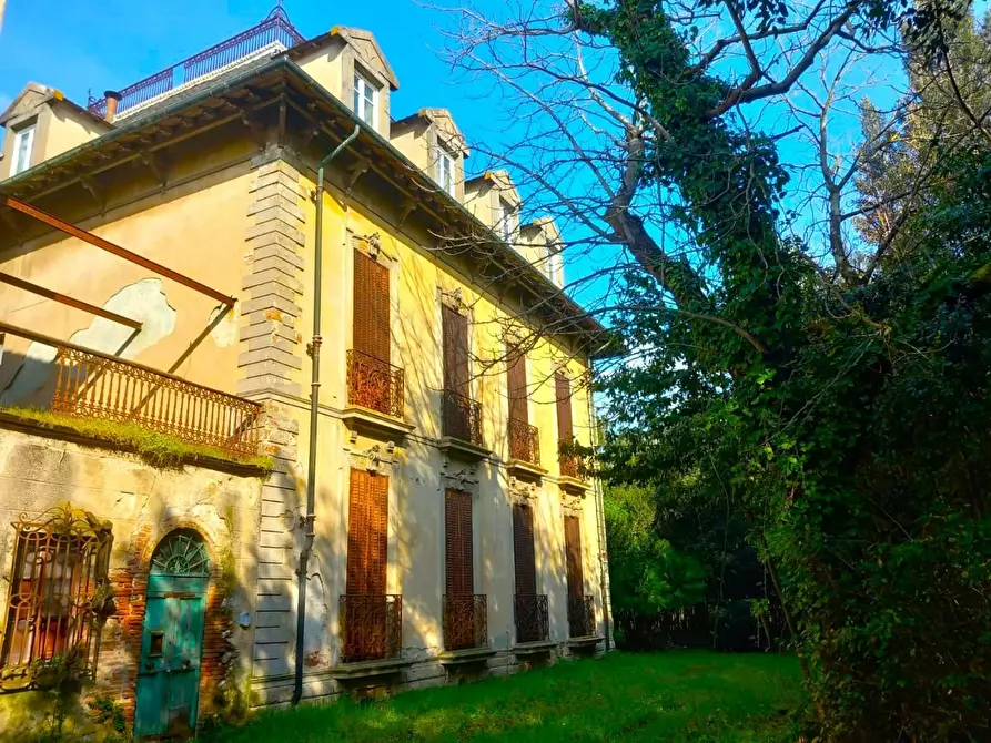 Immagine 7 di Villa in vendita  a Pisa