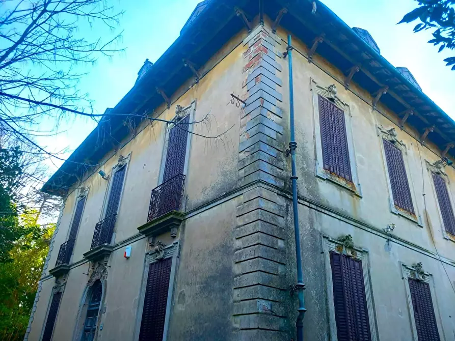 Immagine 9 di Villa in vendita  a Pisa