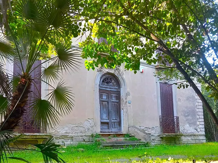 Immagine 8 di Villa in vendita  a Pisa