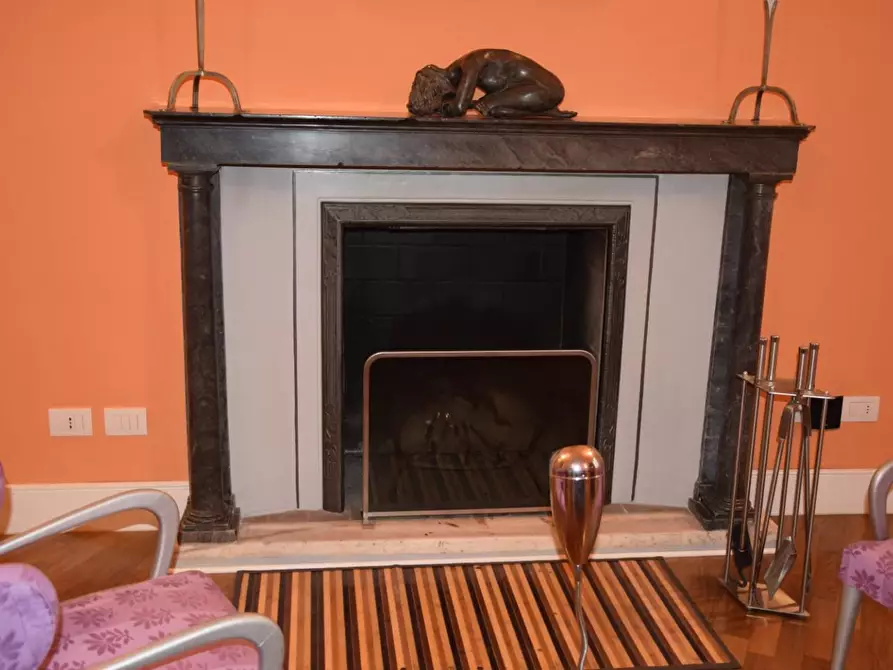 Immagine 40 di Appartamento in vendita  a Carrara