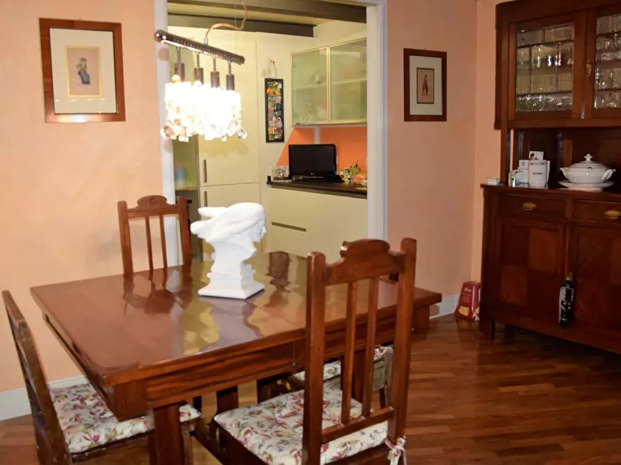 Immagine 21 di Appartamento in vendita  a Carrara