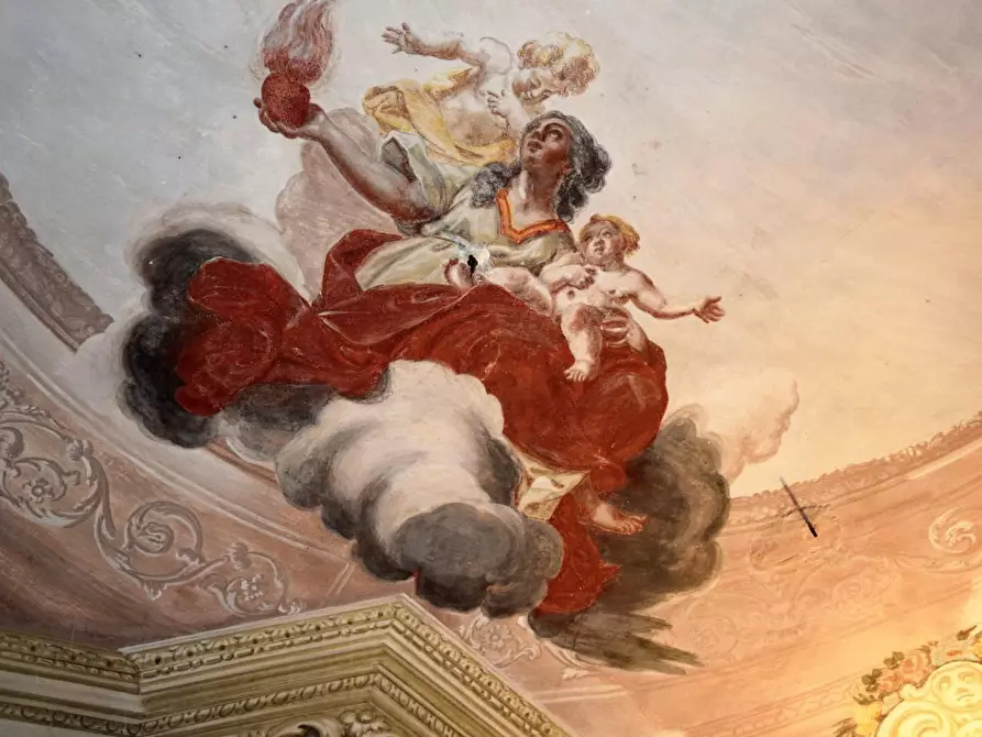 Immagine 46 di Appartamento in vendita  a Carrara