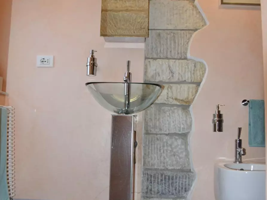 Immagine 53 di Appartamento in vendita  a Carrara