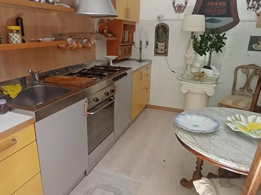 Immagine 13 di Villetta a schiera in vendita  a Carrara