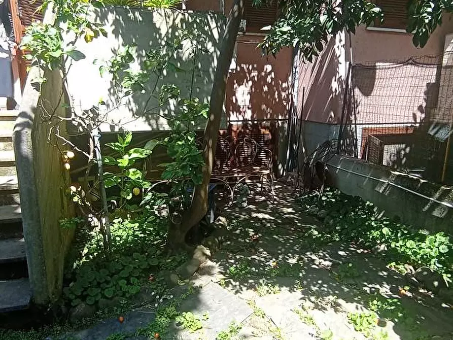 Immagine 16 di Villetta a schiera in vendita  a Carrara