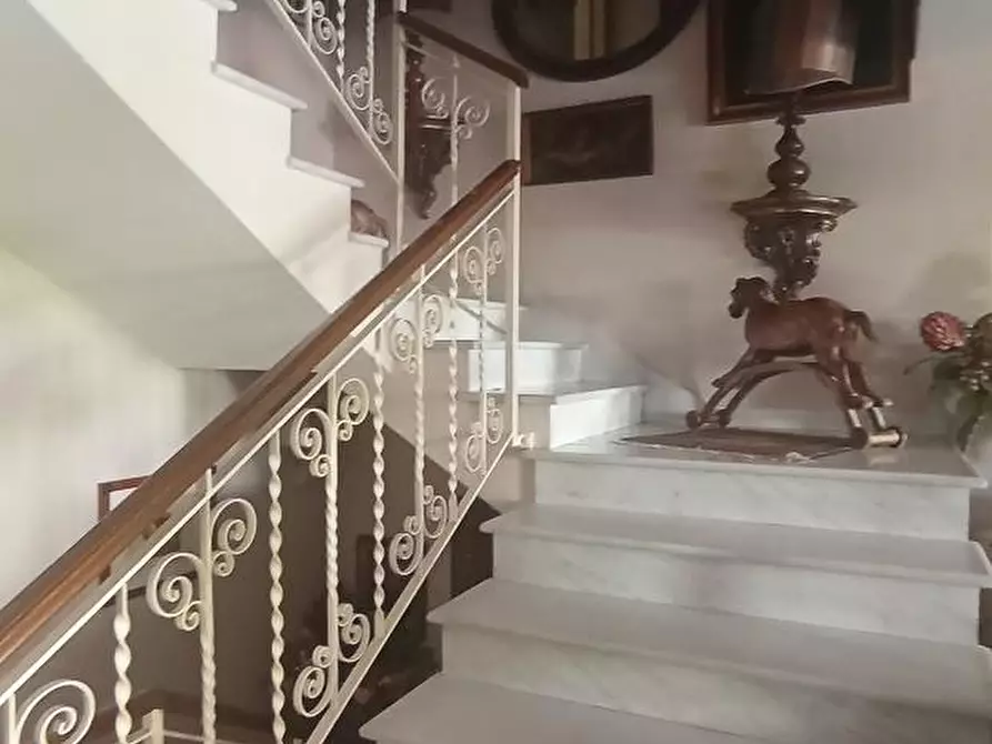 Immagine 10 di Villetta a schiera in vendita  a Carrara