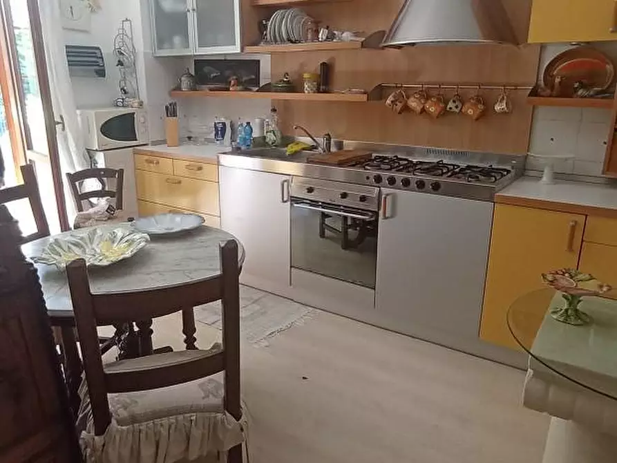 Immagine 15 di Villetta a schiera in vendita  a Carrara