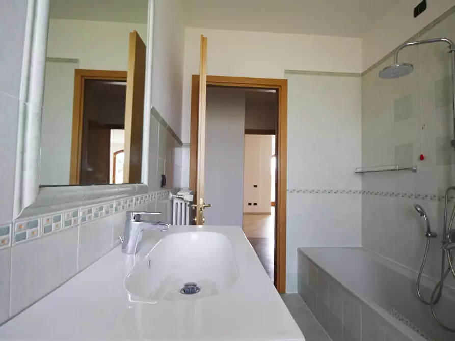 Immagine 21 di Appartamento in vendita  a Vinci