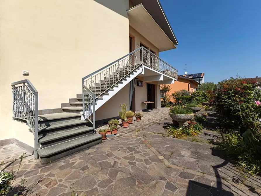 Immagine 23 di Villa in vendita  a Novi Di Modena