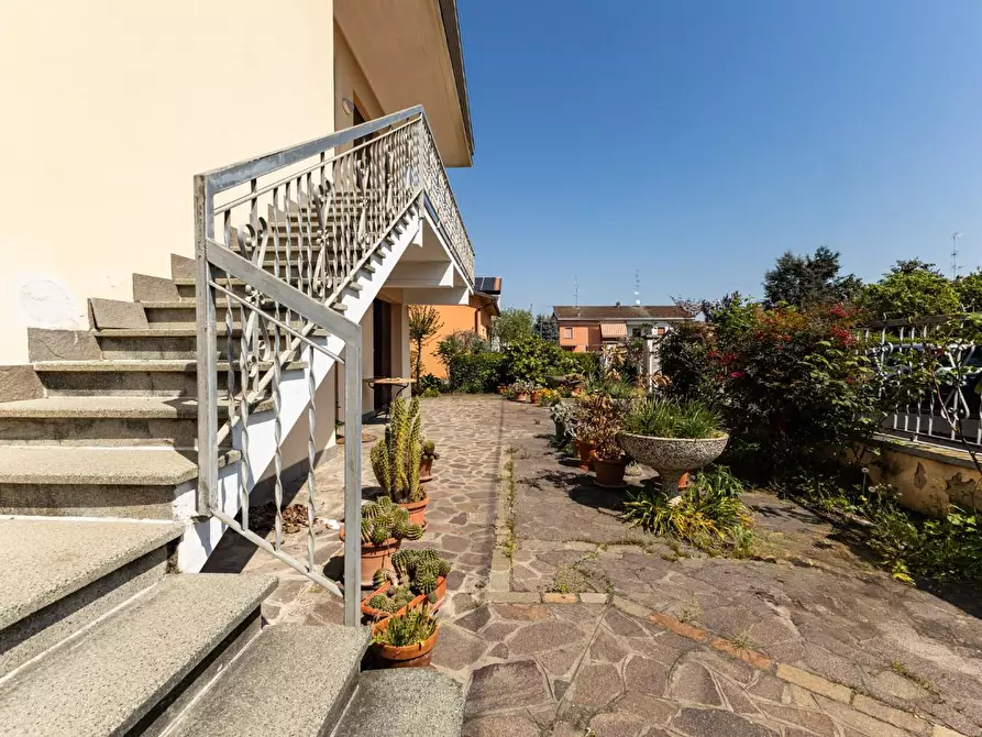 Immagine 22 di Villa in vendita  a Novi Di Modena