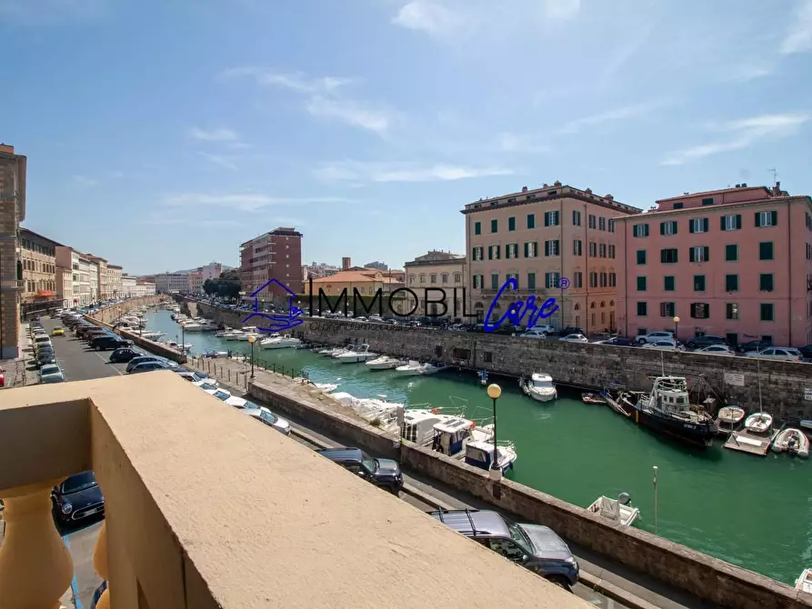 Immagine 3 di Appartamento in vendita  a Livorno