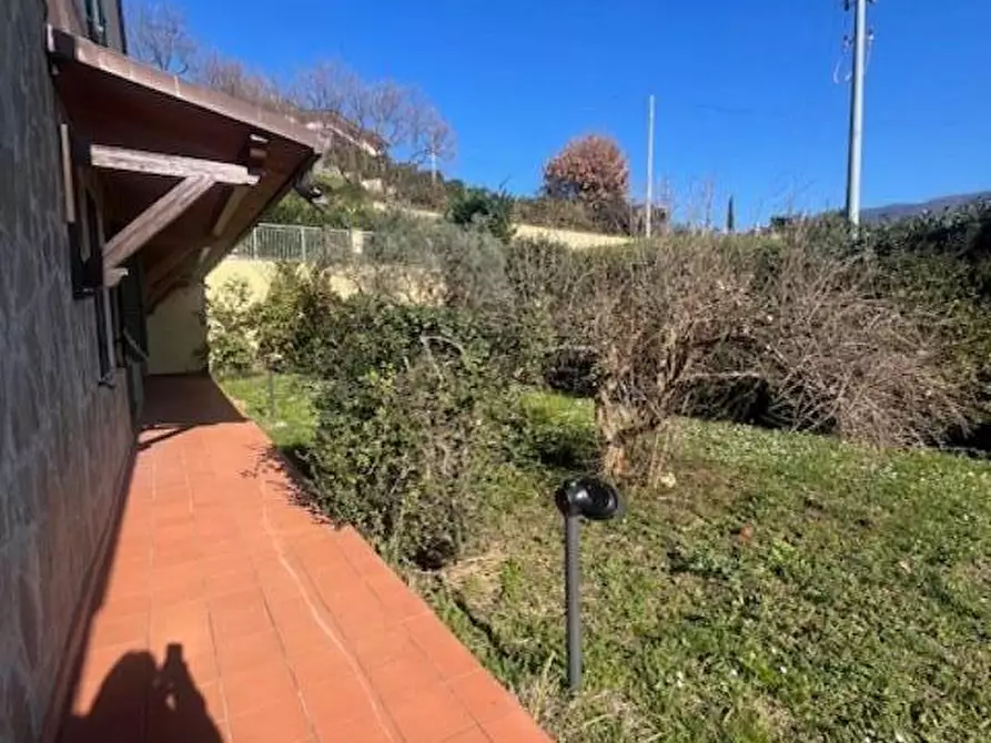 Immagine 1 di Casa semindipendente in vendita  a Fosdinovo