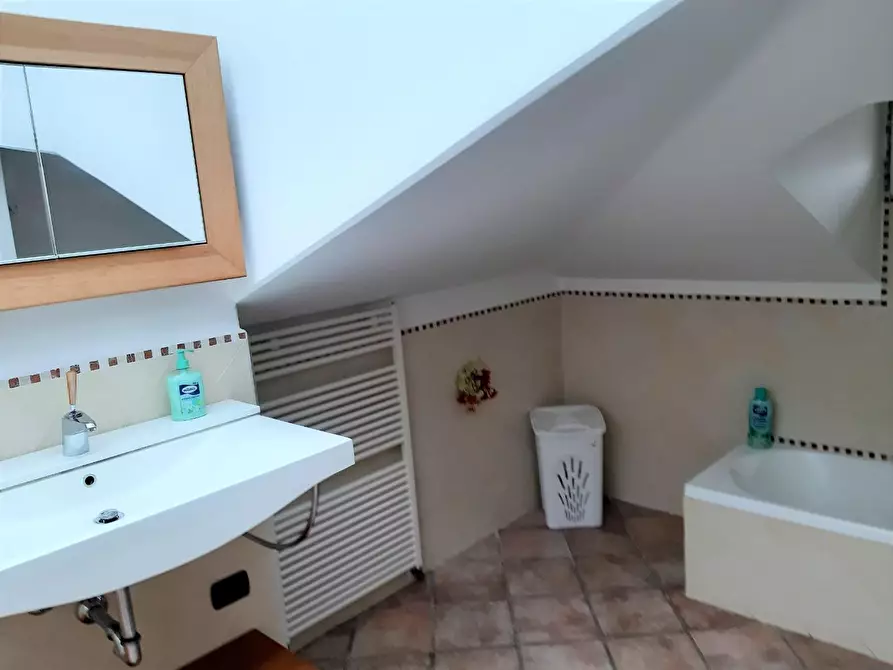 Immagine 45 di Villa in vendita  a Carrara