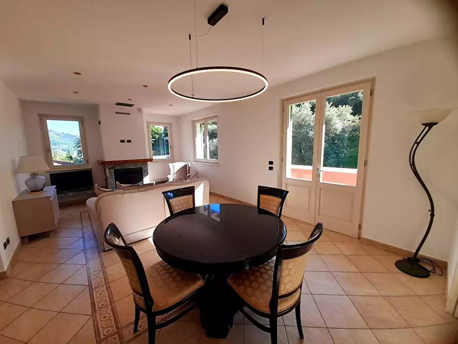 Immagine 15 di Villa in vendita  a Pietrasanta