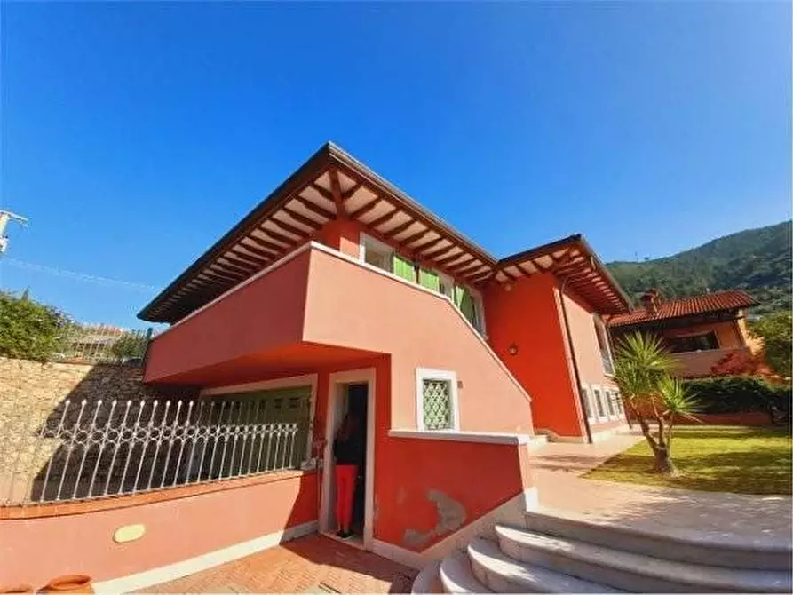 Immagine 12 di Villa in vendita  a Pietrasanta