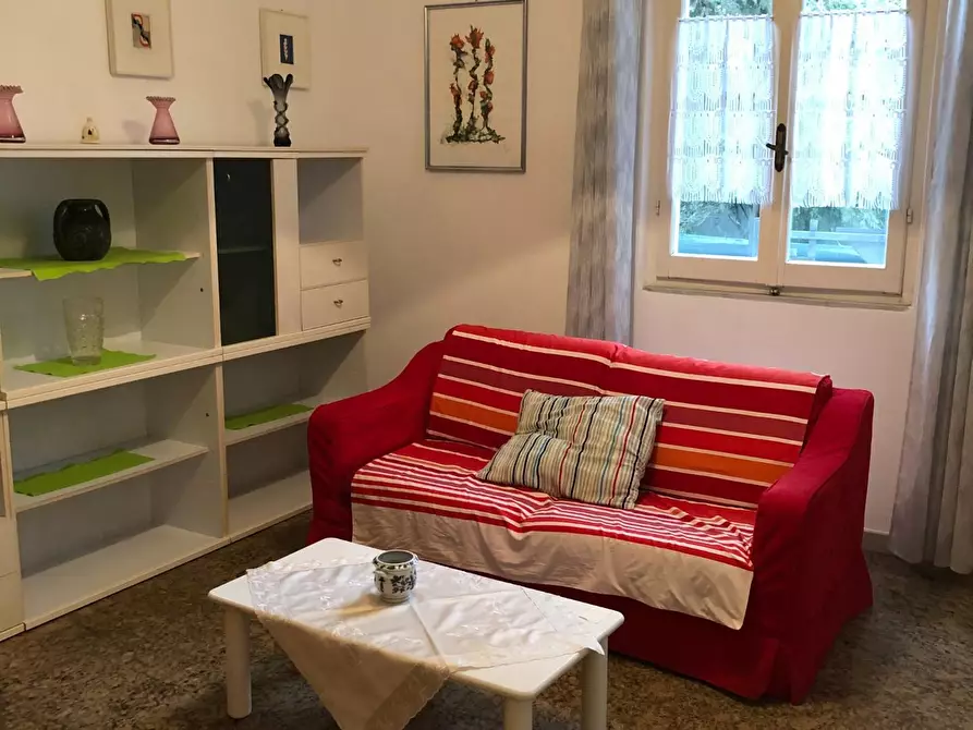 Immagine 3 di Casa semindipendente in vendita  a Massa