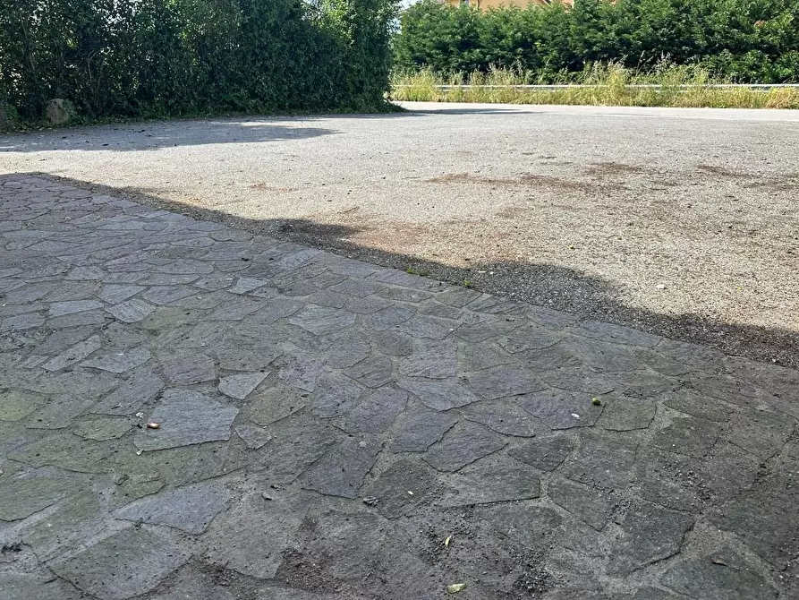 Immagine 6 di Capannone industriale in affitto  a Capannori