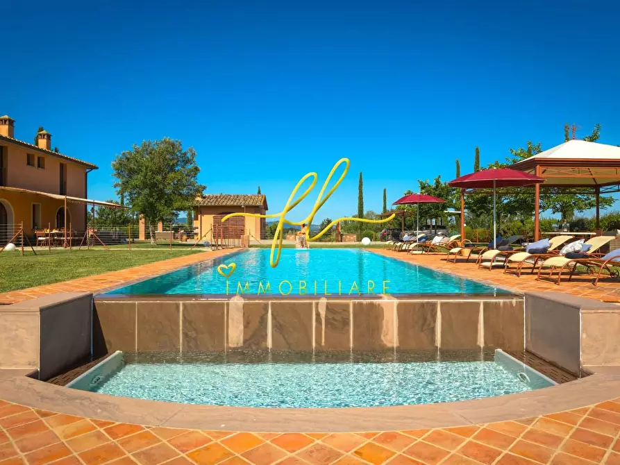 Immagine 11 di Villa in vendita  a Peccioli