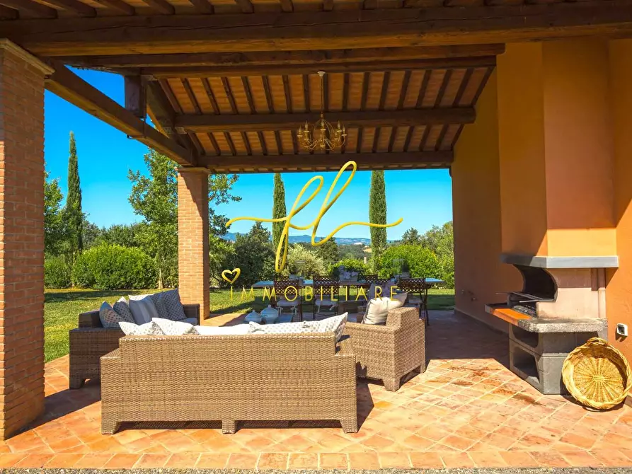 Immagine 12 di Villa in vendita  a Peccioli