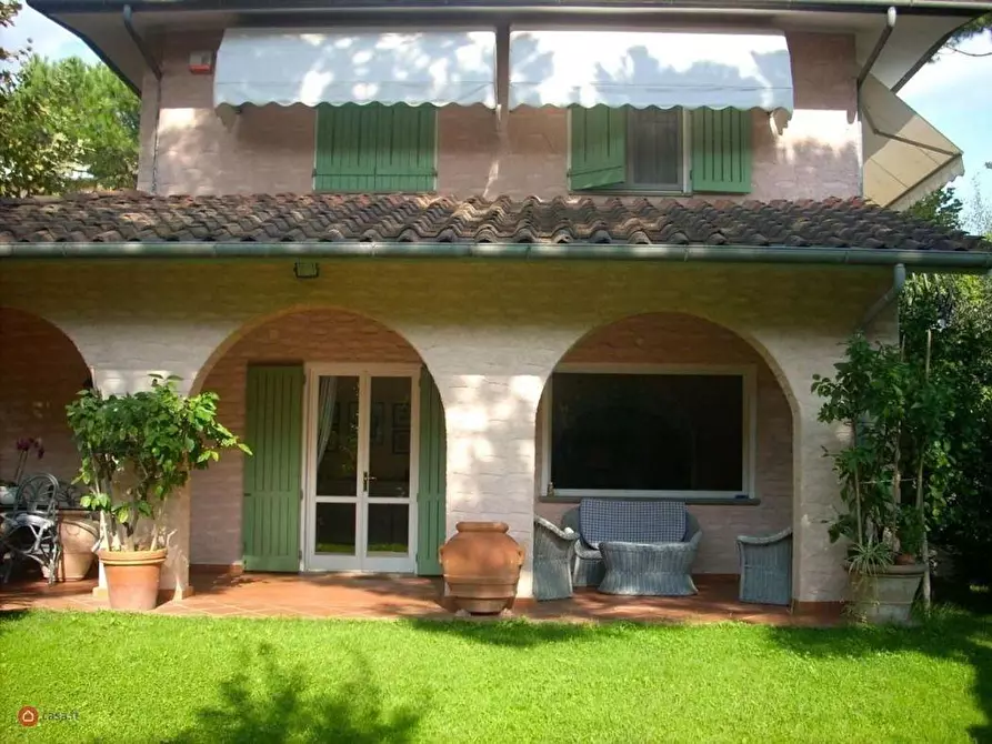 Immagine 3 di Villa in affitto  a Forte Dei Marmi