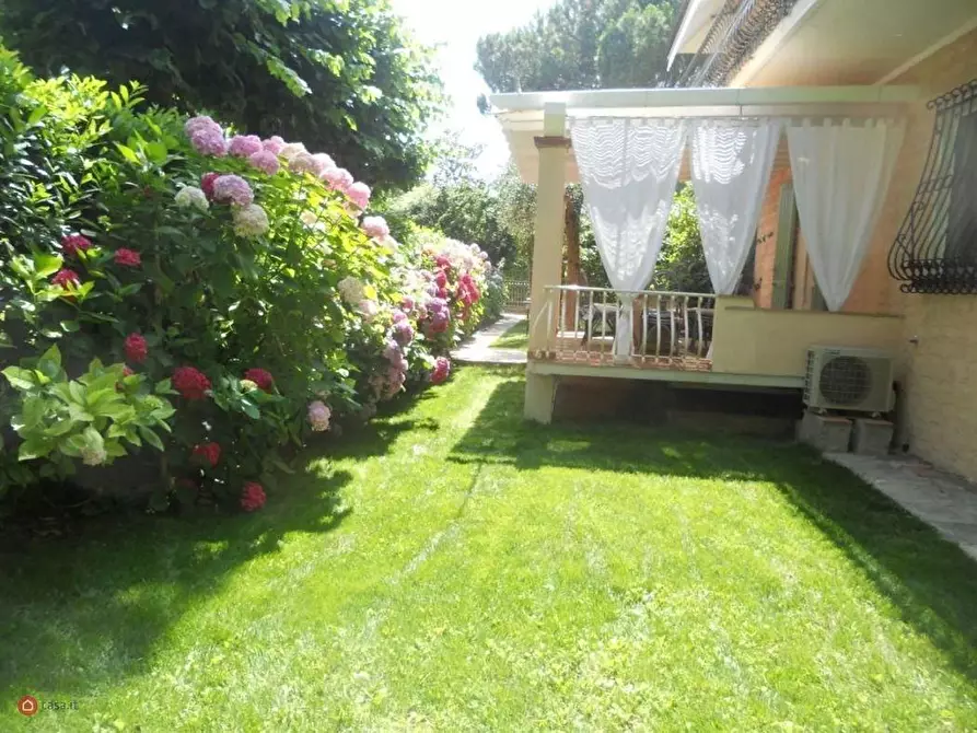 Immagine 5 di Villa in affitto  a Forte Dei Marmi