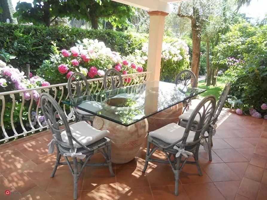Immagine 8 di Villa in affitto  a Forte Dei Marmi
