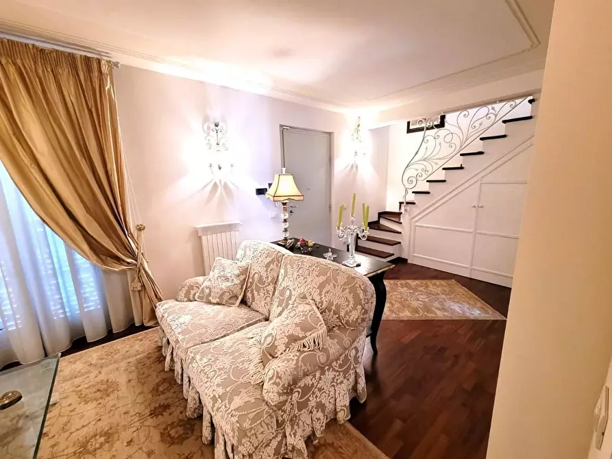 Immagine 5 di Appartamento in vendita  a Massa