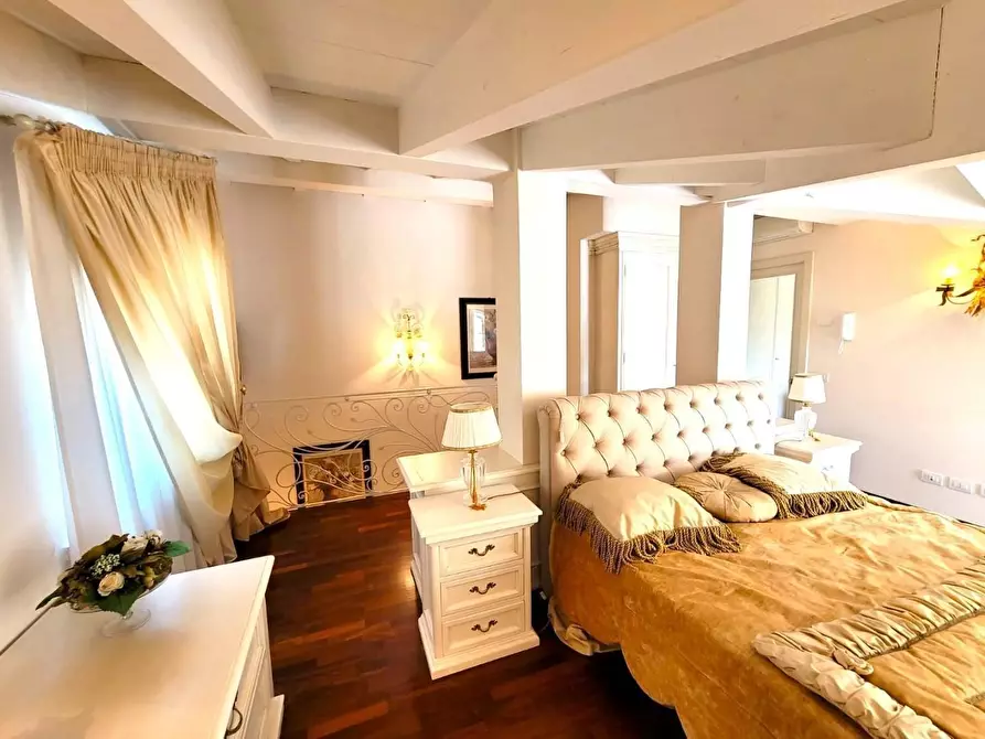 Immagine 29 di Appartamento in vendita  a Massa