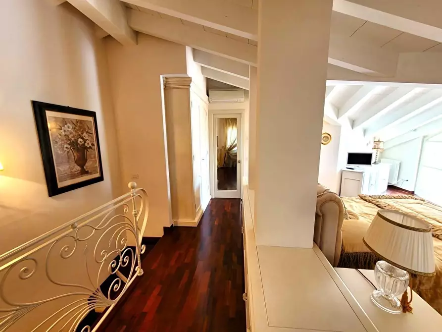 Immagine 21 di Appartamento in vendita  a Massa