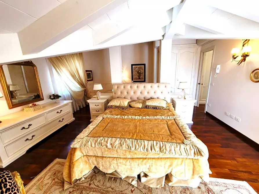 Immagine 27 di Appartamento in vendita  a Massa