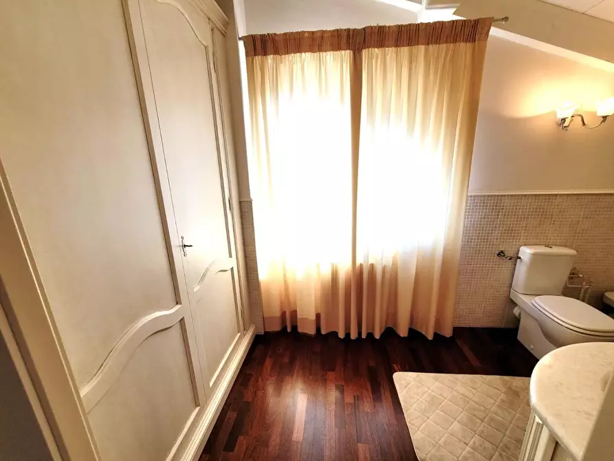 Immagine 31 di Appartamento in vendita  a Massa