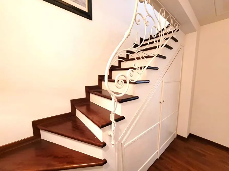 Immagine 17 di Appartamento in vendita  a Massa