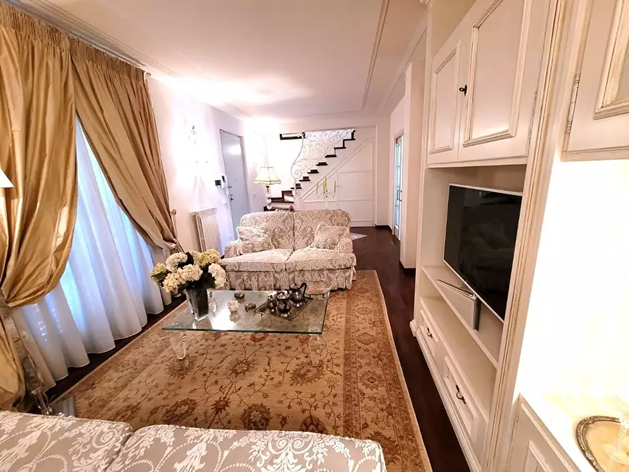 Immagine 7 di Appartamento in vendita  a Massa