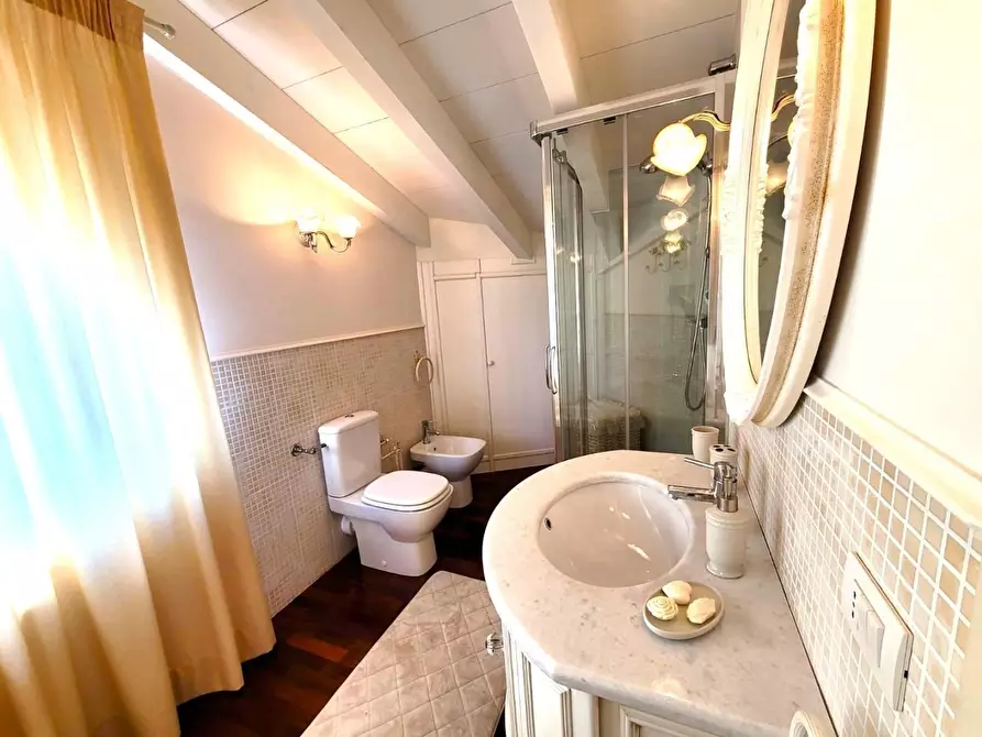 Immagine 23 di Appartamento in vendita  a Massa