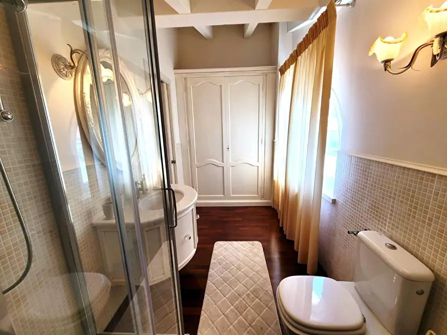 Immagine 32 di Appartamento in vendita  a Massa