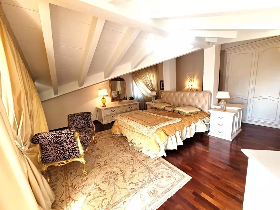 Immagine 26 di Appartamento in vendita  a Massa