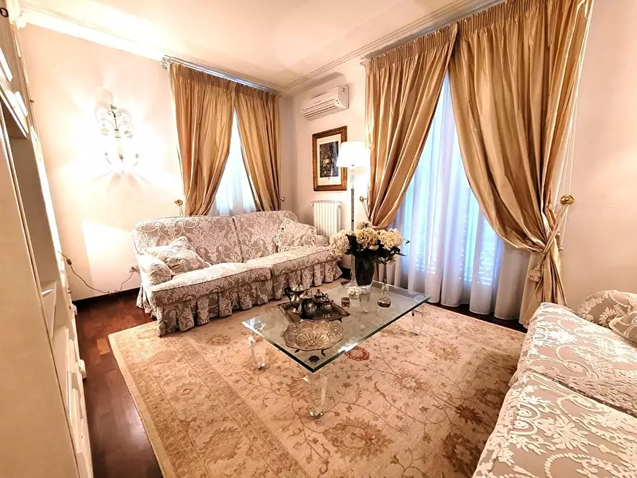 Immagine 6 di Appartamento in vendita  a Massa