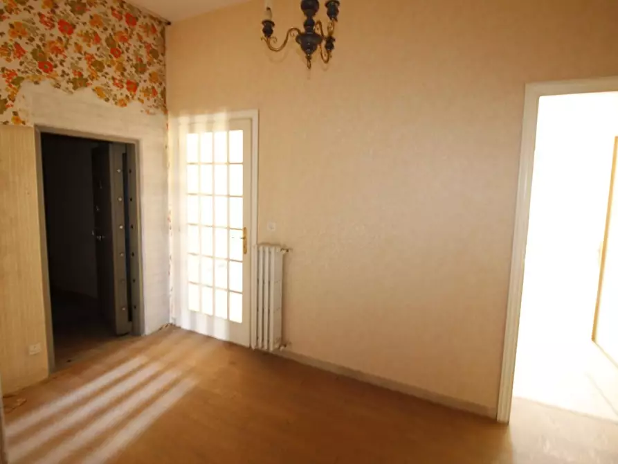 Immagine 18 di Appartamento in vendita  a Colle Di Val D'elsa