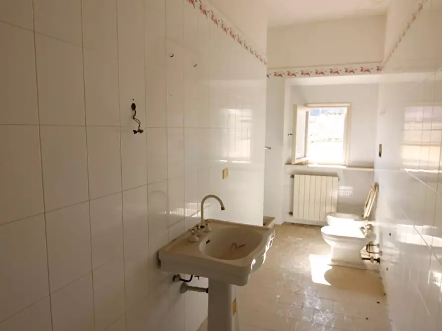 Immagine 14 di Appartamento in vendita  a Colle Di Val D'elsa