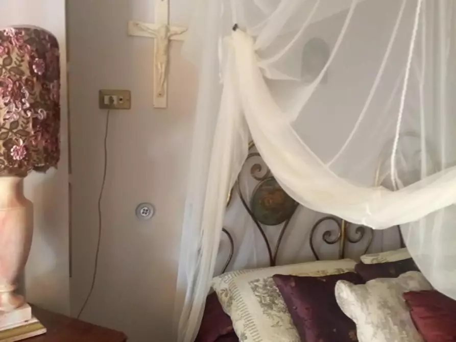 Immagine 17 di Villetta a schiera in vendita  a Carrara