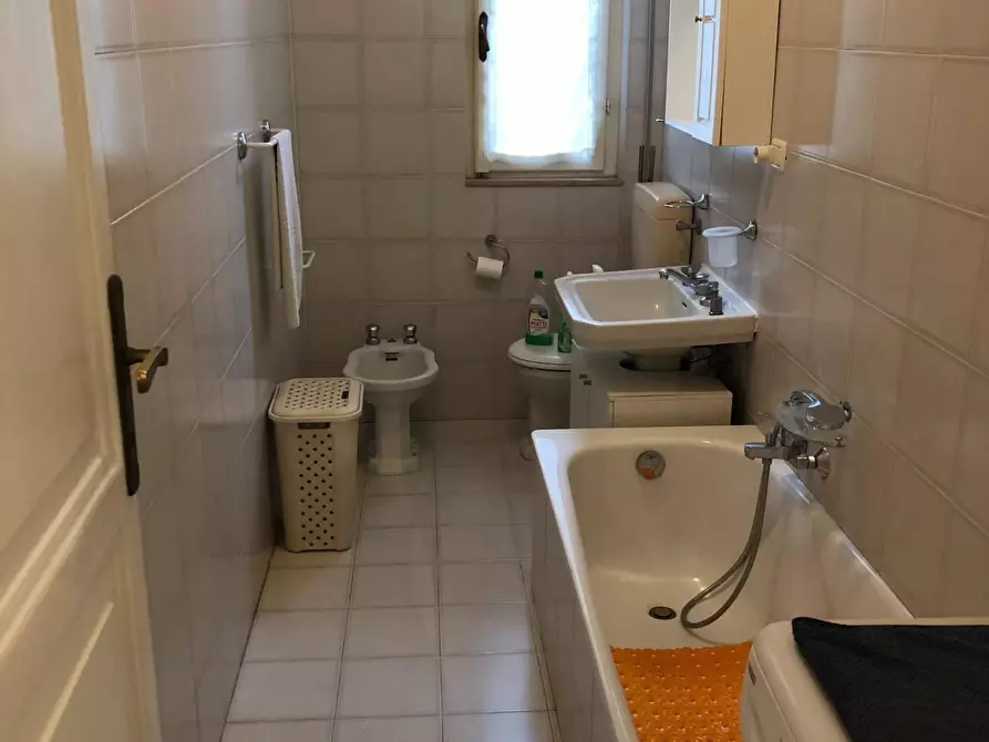 Immagine 8 di Porzione di casa in vendita  a Massa