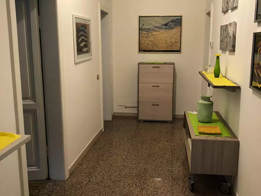 Immagine 4 di Porzione di casa in vendita  a Massa